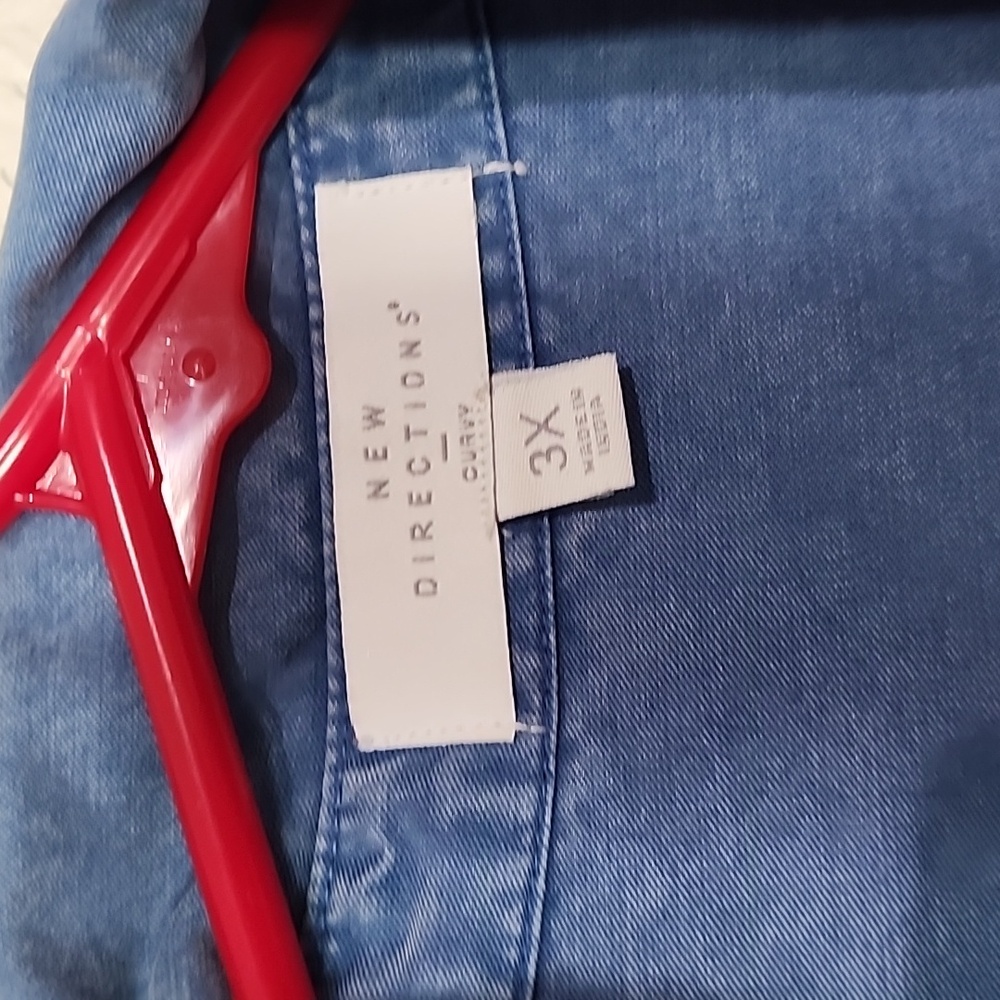 Button up shirt - Picture 2 of 3